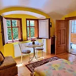 Historical House In The Center With Parking Appartamento *