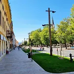 Historical House In The Center With Parking Appartamento