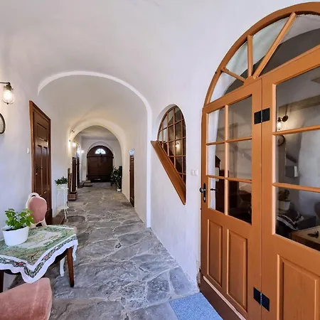 Historical House In The Center With Parking Apartment *